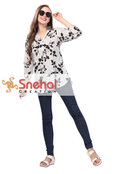 Chic Contrast Faux Crepe Tunic with Stylish Black N White Print